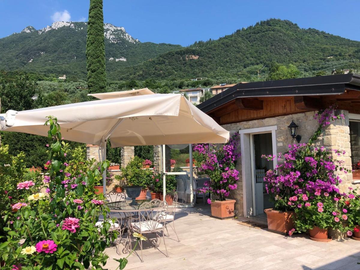 La Cascata Negli Ulivi Bed and Breakfast Toscolano Maderno Exteriör bild