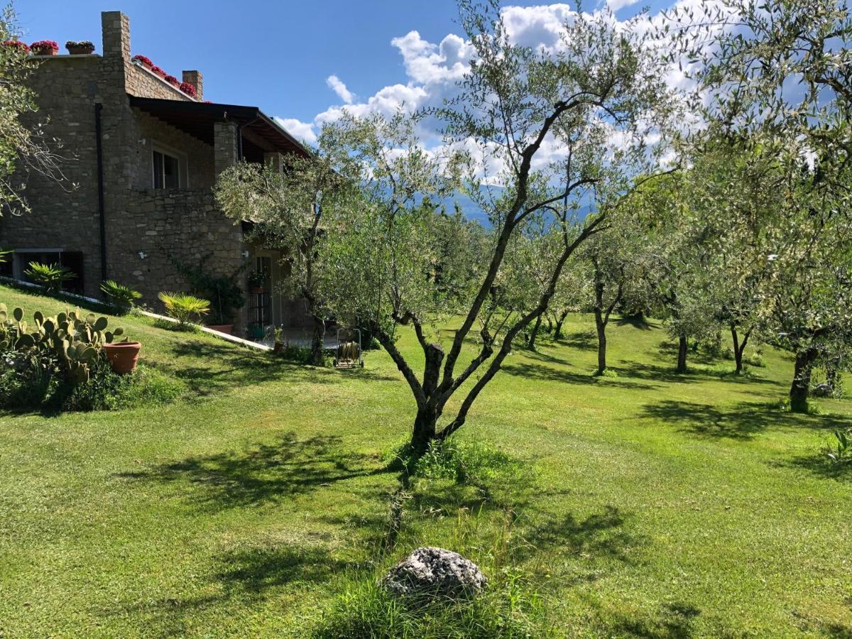 La Cascata Negli Ulivi Bed and Breakfast Toscolano Maderno Exteriör bild