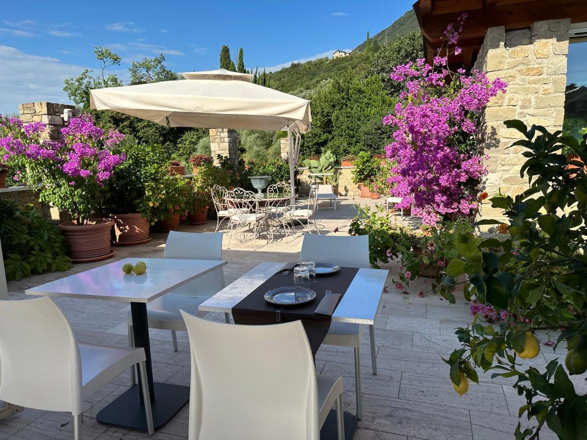La Cascata Negli Ulivi Bed and Breakfast Toscolano Maderno Exteriör bild