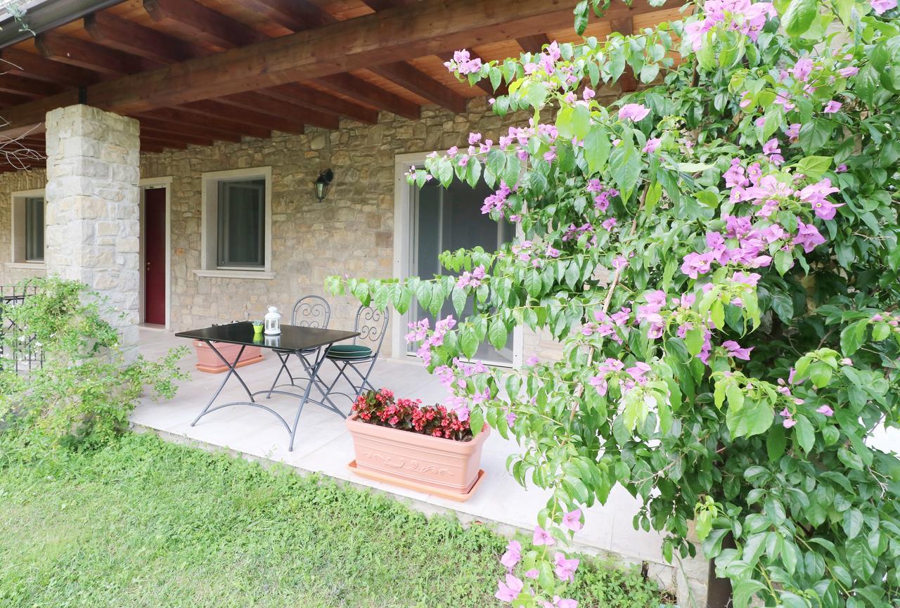 La Cascata Negli Ulivi Bed and Breakfast Toscolano Maderno Exteriör bild