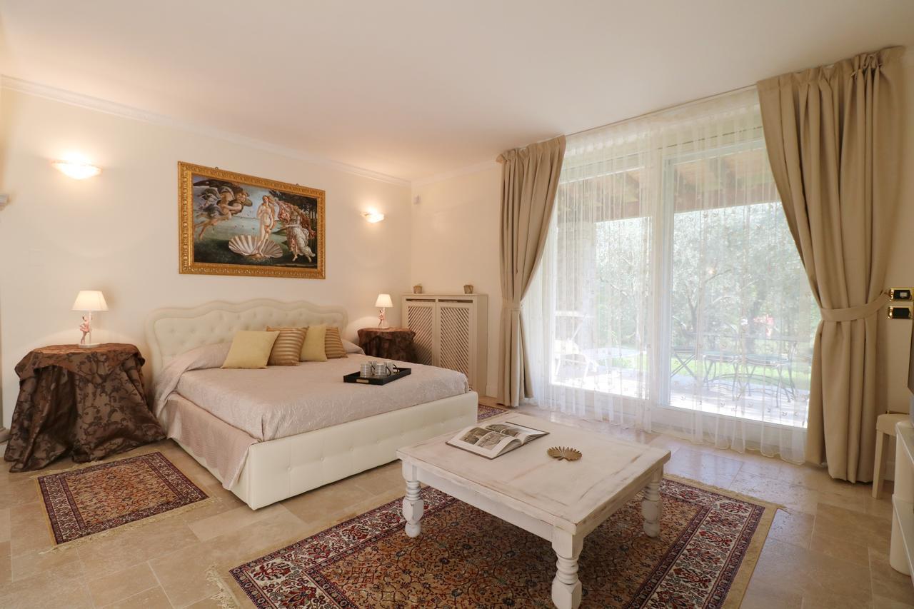 La Cascata Negli Ulivi Bed and Breakfast Toscolano Maderno Exteriör bild
