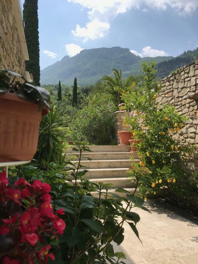 La Cascata Negli Ulivi Bed and Breakfast Toscolano Maderno Exteriör bild